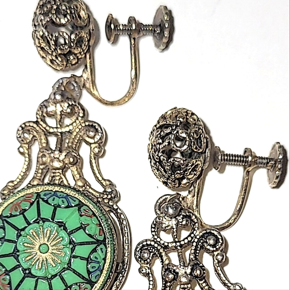 VINTAGE MOLDED GLASS FILIGREE SCREWBACK EARRINGS - CZECH OR GERMANY - Picture 4 of 7